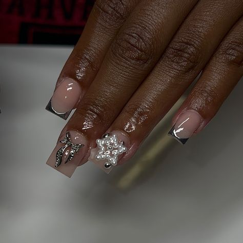 Chrome ⛓️ #nailart #chromenails #chromenailart #nailinspo #nails #nycnails #nycnailtech #bknailtech #queensnailtech #frenchtipnails #shortnails #shortnailinspo #nailsnailsnails #nailstagram #nailaddict Nyc Nails, Chrome Nail Art, French Tip Nails, Chrome Nails, Nail Tech, Short Nails, Nail Inspo, Nail Art, Nails