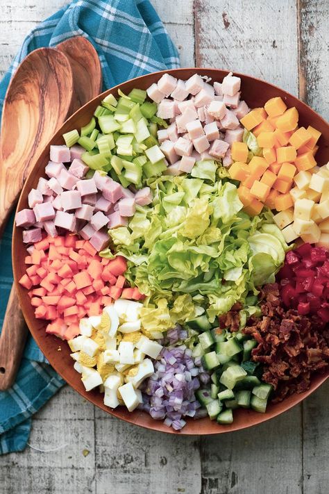 Chopped Chef Salad with Creamy Sweet Onion Dressing ~  the chef salad is an American institution, and probably the original main course salad. Sweet Onion Dressing, Main Course Salad, Chef Salad Recipes, Chef Salad, Salad Dinner, Salad Ideas, Chopped Salad, Salad Bar, Sweet Onion