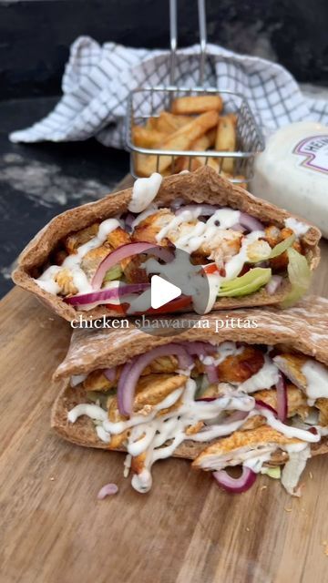 Alex Hughes | Fitness & Food on Instagram: "Chicken Shawarma Pitta Breads 😮‍💨

These were BANGING, super easy recipe to make! 🤌🏻 Under 400 calories per pitta! And 41g protein ✅

The chicken is so versatile throw it in a wrap with some fries or in a bowl with salad and pitta chips whatever you fancy 🤤

Hit SAVE for your next dinner recipe 📌

Ingredients (serves 2): 
230g chicken breast thinly sliced
Tbsp lemon juice
Salt 
Pepper
1/2 tsp cumin
1/2 tsp smoked paprika
1/2 tsp ground coriander 
1/4 tsp turmeric 
1/4 tsp ground cinnamon 
1/4 tsp garlic powder 
1/4 Small red onion thinly sliced 
Salt 
Tbsp white wine vinegar 
2 pitta breads - I use the soft ones from @warburtonsuk (these were wholemeal) 
Shredded lettuce
Sliced tomato
Sauce - I used 15g each of the Turkish garlic sauce from Pitta Bread Fillings, Pitta Chips, Pitta Bread Recipe, Healthy Bread Recipes, Pitta Bread, Chicken Shawarma, Shredded Lettuce, Sliced Tomato, Super Easy Recipes