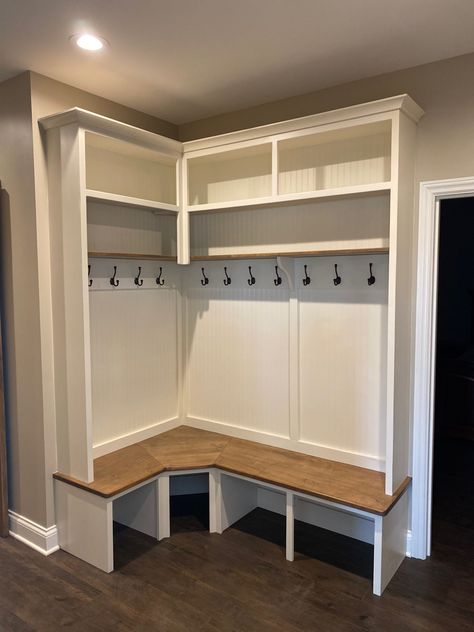 Mudroom With Corner Cabinet, Mudroom With Corner, Corner Hall Tree Diy, Mud Room Corner Bench With Storage, Corner Cubby Mudroom, Mud Room Ideas Corner, Corner Mud Room Bench, Corner Mudroom Bench With Shoe Storage, Mud Room Corner Ideas