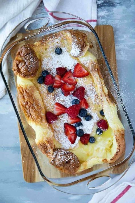 An easy breakfast with very little prep, this Dutch Baby (or German Pancake) is a family favorite. Serve it with fresh berries, powdered sugar, or syrup and watch it disappear! Baby Recipe, Dutch Baby Recipe, Taste And Tell, German Pancakes, Dutch Baby Pancake, Cheap Easy Meals, Easy Summer Meals, Dutch Recipes, Dutch Baby