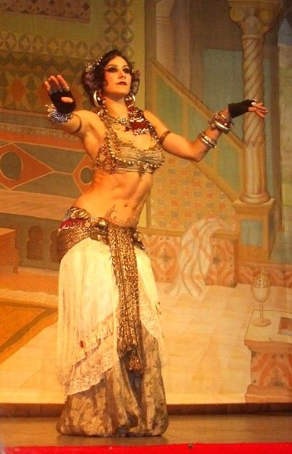 Rachel Brice (2) | Amina Ibrahim | Flickr Rachel Brice, Indian Classical Dance, Dance Dreams, World Dance, Hippie Style Clothing, Belly Dancer, Beautiful Costumes, Belly Dance Costumes, Dance Fashion