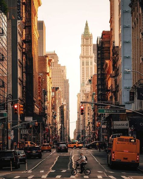 New York Landscape, New York Broadway, Joe Thomas, Broadway Nyc, Travel Architecture, New York Pictures, Nyc Aesthetic, Architecture Landscape, New York Photos