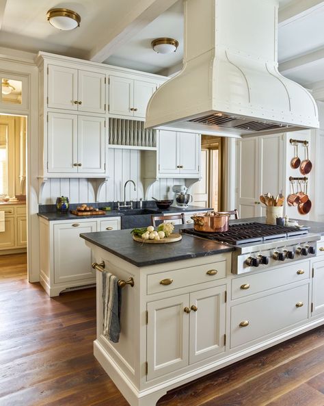 Gil Schager Maine Kitchen Gil Schafer, Gorgeous White Kitchen, Veranda Magazine, White Tile Backsplash, Maine Cottage, Best Kitchen Cabinets, Cabinet Door Styles, Future Kitchen, Shaker Style Doors