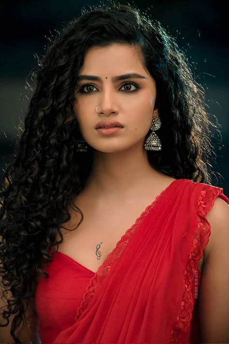 Anupama Pics Hd, Anupama Parameswaran Hot Pic, Anupama Parameswaran New Pics, Anupama Parameswaran Cute Face, Hanuman Hd, Allu Arjun Hairstyle, Stylish Actresses, Actress Hairstyles, Anupama Parameswaran