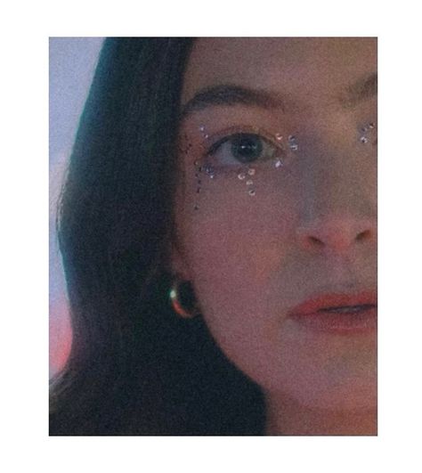 Lorde Instagram, Escape The Night, Jack Johnson, The Love Club, Talking Heads, Melodrama, Bbc Radio, Pearl Jam, June 1