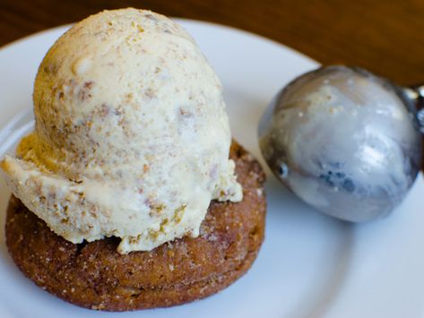 Apple Cider Doughnut Ice Cream Apple Cider Doughnut, Donut Ice Cream, Yeast Donuts, Homemade Apple Cider, Recipe Cookbook, Chocolate Dreams, Cold Treats, No Churn Ice Cream, Frozen Yoghurt