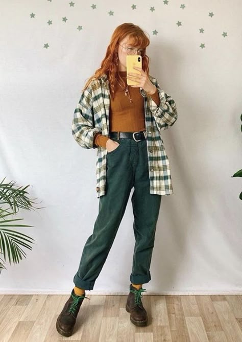 Mathilda Mai, Jeans Aesthetic, Look 80s, Art Mom, Outfit Art, Mode Hippie, Mom Jeans Outfit, Pastel Outfit, Different Aesthetics