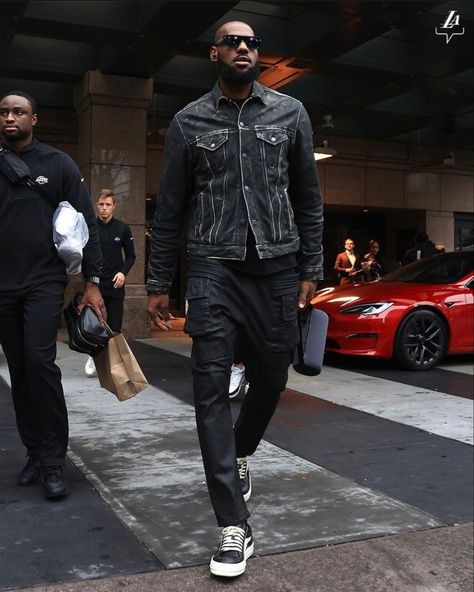 Nba Players Outfits, Leather Sneakers Outfit, Nba Style, Lebron James Wallpapers, Nba Fashion, Preppy Men, Sneaker Outfits, Dope Fits, Fall Outfits Men