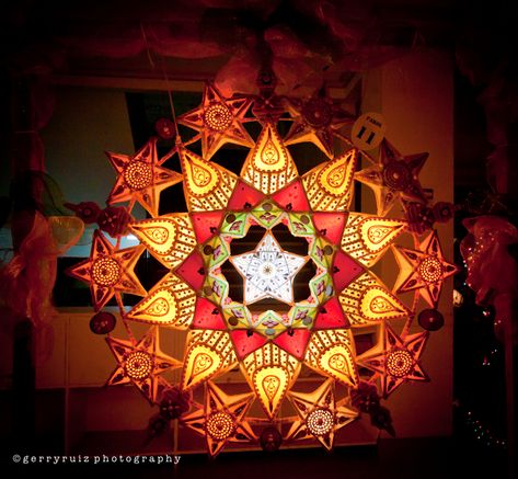 Unique Christmas Decoration - Lanterns Parol Design Ideas, Parol Designs Recycled, Parol Design, Recycled Parol, Christmas Lanterns Diy, Christmas Parol, Christmas Lantern Ideas, Filipino Christmas, Tacloban City