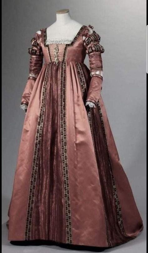 Gaun Abad Pertengahan, Tudor Dress, History Fashion, Medieval Dress, Medieval Clothing, Vintage Gowns, Medieval Fashion, Old Fashion, Fantasy Dress