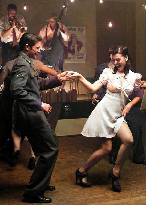 Dancing Pose Reference, 50s Couple, Dancing Reference, 50s Dance, Rock And Roll Dance, Dance Movie, Dancing Pose, Lindy Hop, Swing Dancing