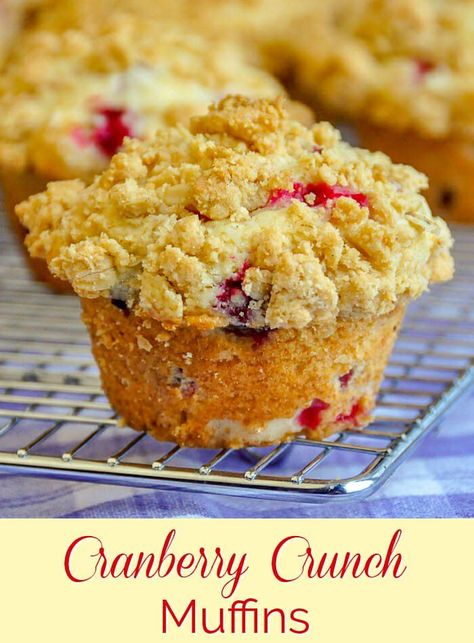 Cranberry Crunch Muffins. Moist, golden muffins with tart pops of cranberry and a buttery crunchy crumb topping. Perfect for a celebration brunch. #breakfast #brunch #weekend #weekendbaking #weekendbrunch #cranberry #streusel Cranberry Crunch, Brunch Muffins, Muffins Blueberry, Donut Muffins, Rock Recipes, Cranberry Muffins, Muffin Man, Cranberry Recipes, Crumb Topping