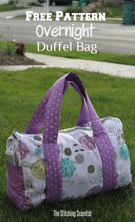 Free Pattern Overnight Duffel Bag | The Stitching Scientist Crochet Teacher Gifts, Men And Babies, Diy Sewing Gifts, Sac Diy, Diy Gifts For Friends, Costura Diy, Beginner Sewing Projects Easy, Duffel Bags, Bag Patterns To Sew