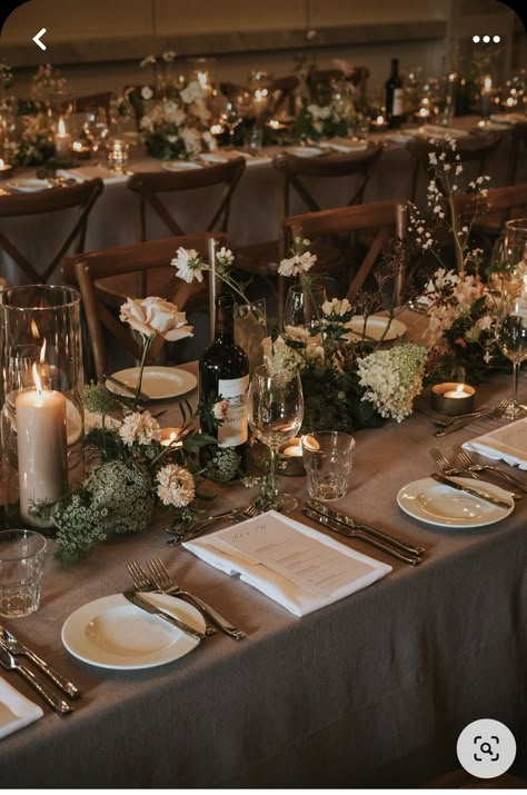 Small Wedding Dinner Decor, Wedding Reception Setup Ideas, Romantic Weddings Theme Elegant Inspiration, Wedding Table With Tablecloth, Taupe Linen Tablecloth Wedding, Taupe Table Cloth Wedding, Wood Table For Wedding, Wedding Floral Ideas Receptions, Cozy Wedding Colors