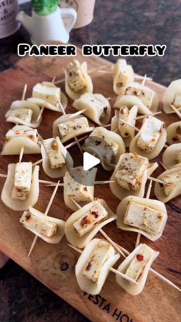 Aishwarya sonvane on Instagram: "Festive party appetizer (paneer butterfly)

✅Recipe details : 

Paneer marination: 
Paneer cubes 
Chilli flakes 
Oregano 
Ginger-garlic paste 
Salt 
Black pepper 

#paneerbutterfly #paneer #paneersnacks #paneerrecipes #festiverecipes #partyappetizers #appetizers #partysnacks #diwaliparty #easysnack #easyappetizers #recipereels #recipeshare #foodreels #reelsinstagram #reelitfeelit #reelsindia #cookwithlove" Paneer Starter Recipes Indian, Indian Party Appetizers Vegetarian, Diwali Party Snacks, Paneer Recipes Indian Snacks, Starters Recipes Vegetarian, Paneer Starter Recipes, Indian Veg Starters, Non Veg Food, Paneer Starters