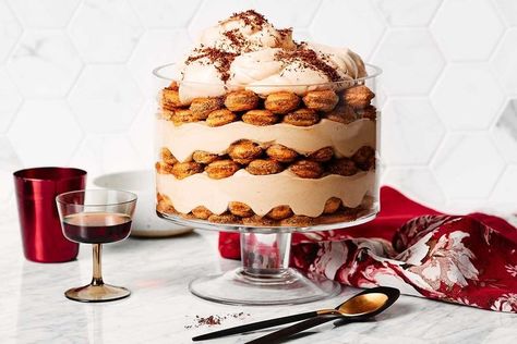 Maria Maisano: tiramisu Tiramisu Recipe Trifle, Tiramisu Christmas Cake, Italian Trifle Desserts, Cold Christmas Desserts, Best Party Desserts, Best Trifle Recipes, Tiramisu Trifle Recipe, Italian Trifle, Orange Tiramisu