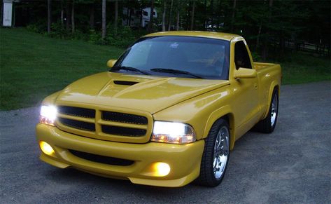 Dodge Dakota RT Dodge Dakota Rt, Dodge Ram Srt 10, Dakota Truck, Dodge Pickup Trucks, Cool Truck Accessories, Custom Vehicles, Muscle Truck, Dropped Trucks, Dodge Pickup