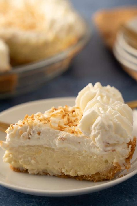 Keto Coconut Cream Pie ⋆ Deb's Daily Dish Sugar Free Coconut Cream Pie, Keto Coconut Cream Pie, Sugar Free Pie, Keto Whipped Cream, Cream Pie Filling, Coconut Cream Pie Recipes, Coconut Pudding, Coconut Pie, Cream Pie Recipes