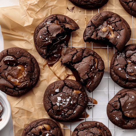 There’s nothing quite like the combination of rich dark chocolate, gooey caramel, and a hint of sea salt. These Salted Caramel Dark Chocolate Cookies are the perfect treat to satisfy ... Read more Salted Caramel Dark Chocolate Cookies, Sea Salt Caramel Cookies, Chocolate Salted Caramel Cookies, Dark Chocolate Sea Salt Caramel, Dark Chocolate Desserts, Salted Caramel Cookies, Gooey Caramel, Dark Chocolate Cookies, Sea Salt Caramel