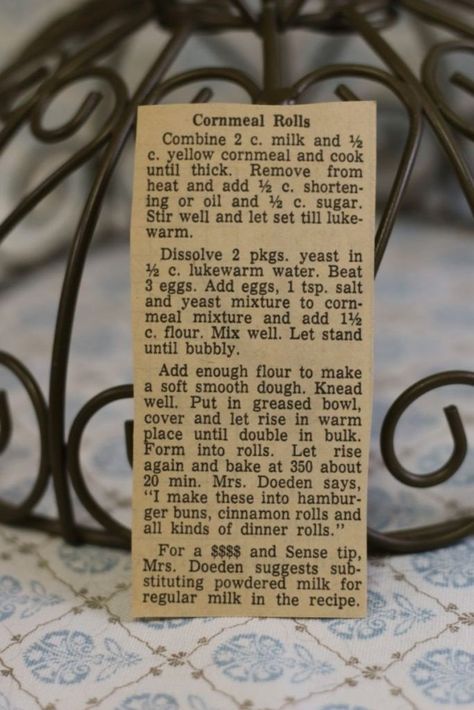 Cornmeal Rolls Vintage Recipe Box 150 Overview These recipe binders were purchased on eBay from a seller located in Valley Springs, South Dakota. There are two small binders that go into the green storage case that Cornmeal Rolls, Green Storage, Vintage Recipe Box, Small Binder, Recipe Binders, Rolls Recipe, Biscuit Recipe, Step Back, Vintage Recipes