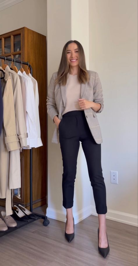 Seminar Outfit Business, Interview Outfit Graduate School, Government Internship Outfit, First Day Of Internship Outfit, Business Pro Outfits For Women, Banking Outfits Teller, Mckinsey Consultant Outfit, Dc Internship Outfit, Government Job Outfit