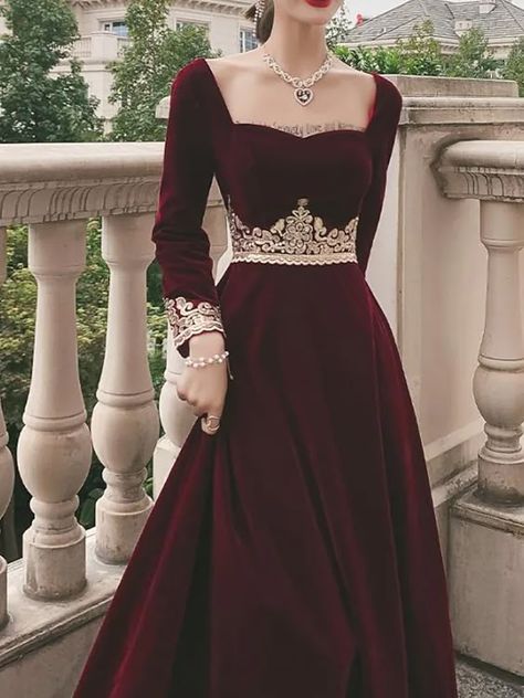 A-Line Elegant Vintage Wedding Guest Formal Evening Valentine's Day Dress Scoop Neck Long Sleeve Floor Length Velvet with Appliques 2022 8465949 2022 – $75.99