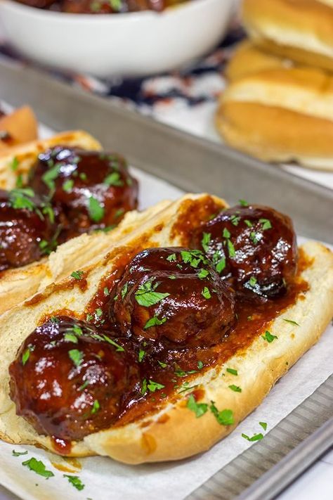 Bbq Meatball Subs, Slow Cooker Bbq Meatballs, Slow Cooker Chili Mac, Slow Cooker Italian Beef, Cold Weather Comfort Food, Crockpot Appetizers, Meatball Sub, Comfort Dinner, Bbq Meatballs