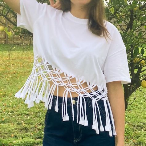 Macrame Tshirt Diy, Macrame Shirt Diy, Macrame Top Diy Shirts, Summer Beach Tops With Macrame Details, Macreme Vest, Macrame Dress, Old Shirts, Tshirt Pattern, Embroidery Kits