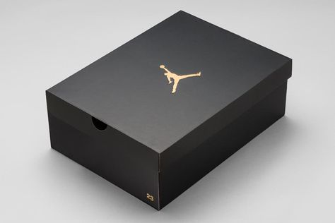 An Official Look at the Packaging for 2015 Air Jordan Releases Sepatu Air Jordan, Shoe Box Design, Sneaker Website, Shoes Inspiration, Sneakers Box, Black Packaging, Shoes Diy, Shoe Boxes, Shoes Drawing