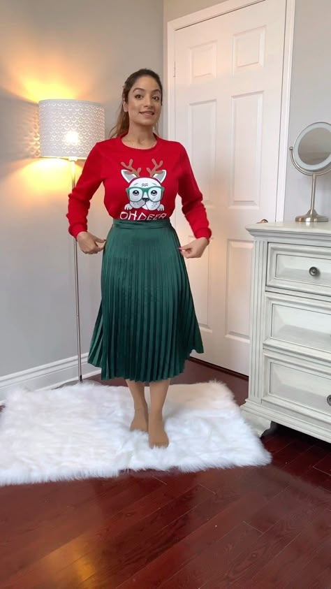 Christmas Socks Outfit, The Holiday Movie, Outfit Navidad, Sweater Skirt Outfit, Christmas Sweater Outfits, Outfit Modest, Christmas Fits, Merry Christmas Yall, Sock Outfits