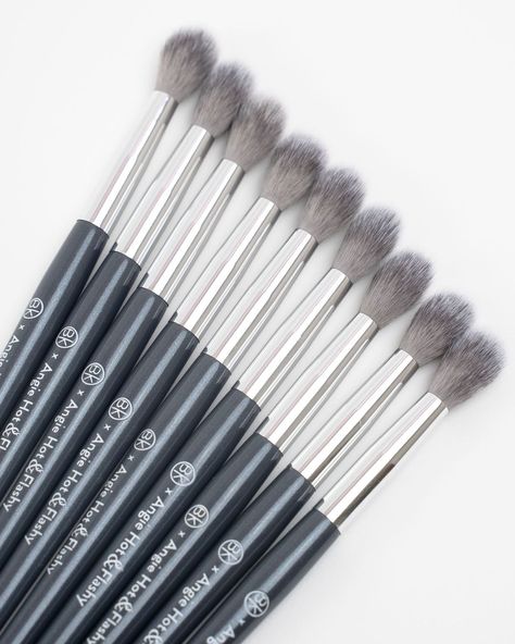 Use our A503 Blender Brush to blend out the crease and throughout eyeshadow application for a flawless eye look 💕 | Instagram Eyeshadow Application, Eye Look, Beauty Tools, Tools, Makeup, On Instagram, Beauty, Instagram, Make Up