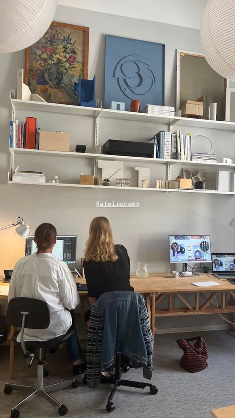 Two Desk Home Office, Desk Set Up Aesthetic, Simple Workspace, Loft Workspace, Interior Designer Aesthetic, Home Office Desk Ideas, Design Workspace, Two Person Desk, Chic Home Office