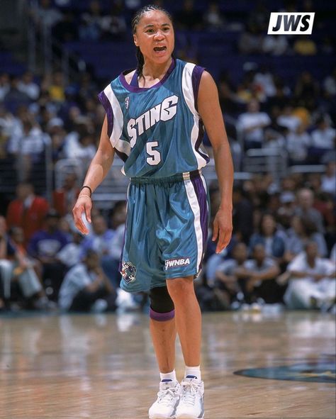 Basketball Tutorial, Woman Basketball, Dawn Staley, Sheryl Swoopes, Girl Basketball, Ball Aesthetic, Sports Aesthetic, Nba Pictures, Basketball Girls