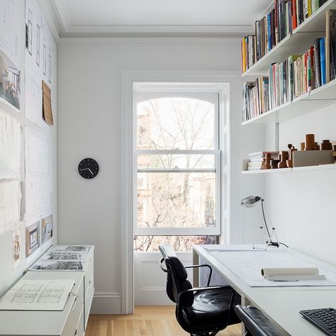 Small and narrow home office and study design with Scandinavian style - Decoist Brownstone Interiors, Scandinavian Style Home, Brooklyn Brownstone, Study Design, Office Layout, Workspace Inspiration, Small Room Design, Small Home Office, George Nelson