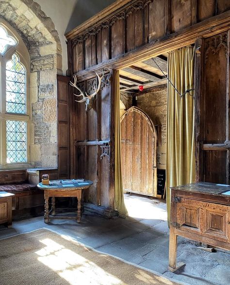 Haddon Hall, British Country, Medieval Houses, English Countryside, Country House, Castle, Carving, Home Decor, Home Décor