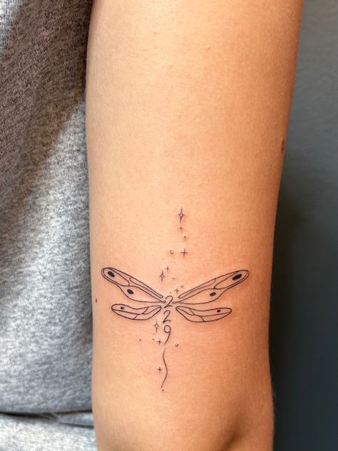 Subtle Angel Number Tattoo, Cool Dragonfly Tattoo, Dragonfly Angel Tattoo, Unique Angel Number Tattoos, Angel Number Spine Tattoo, Tiny Tattoos Unique, Minimalist Dragonfly Tattoo, 555 Angel Numbers Tattoo, Dragonflies Tattoo