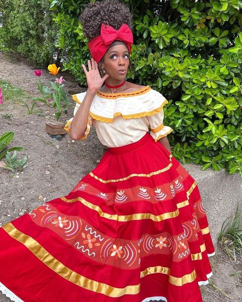 Dolores Costume, Encanto Costumes, Encanto Dress, Dolores Madrigal, Tutu Ballet, Homemade Costume, Best African Dresses, Unique Halloween Costumes, African Dresses