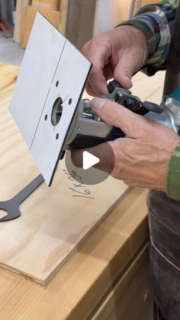 How To Make A Router Table, Router Table Diy, Making A Router Table, Best Router Table, Homemade Router Table, Build A Router Table, Router Ideas, Hand Router, Router Table Plans