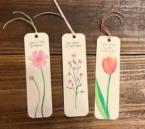 Made Bookmark, Bookmarks With Flowers, Simple Watercolor Bookmarks, Drawing Bookmark, Spring Bookmarks, Diy Bible Bookmarks, Floral Bookmarks, Paper Bookmarks Diy, Bible Bookmarks