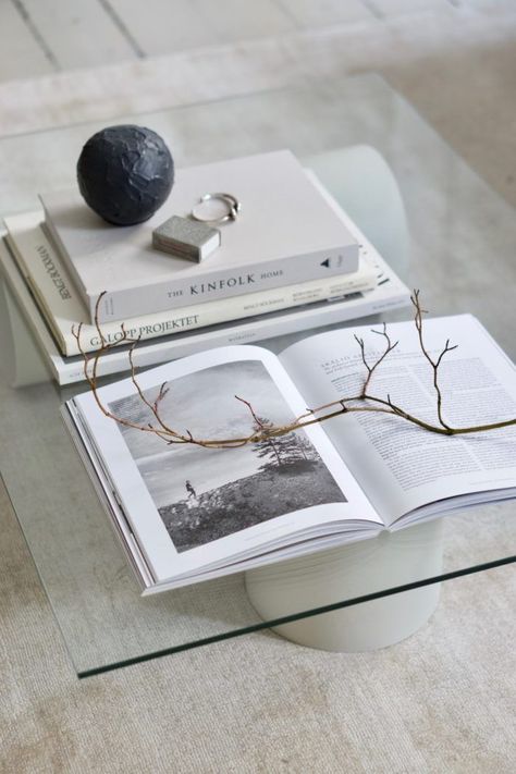 Kinfolk Home, Home Coffee Tables, Coffee Table Styling, Interior Photography, Coffee Table Books, Decorating Coffee Tables, Table Style, Interior Details, Interior Spaces