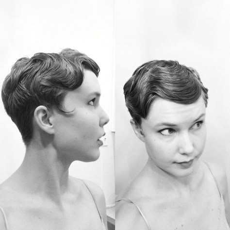 1920s finger curls for short hair, nearly successful anyway :/ Flapper Finger Waves, 20s Finger Waves Short Hair, 1920s Waves Short Hair, Spit Curls 1920s, Short 20s Hairstyles, Flapper Short Hair, 1920 Pixie Hair, 1920s Hair Short Gatsby, 20s Waves Short Hair