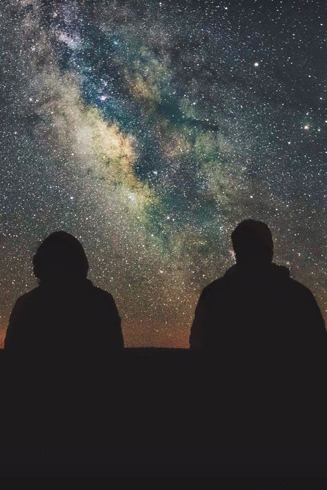 home date nights stargazing Stargazing Date Ideas, Stargazing Date, Couple Stargazing, Cute Activities, Stargazing Aesthetic, Home Date Night Ideas, Fun Date Ideas, Looking At The Stars, Home Date Night