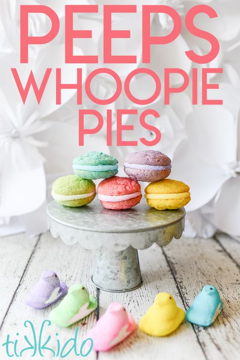 Peeps Whoopie Pies!  These sandwich cookies are made with soft sugar cookies in classic Peeps colors, filled with homemade marshmallow, and rolled in colored sugar.  The perfect Easter cookie! Cookies Summer, Peeps Recipes, Marshmallow Filling, Colored Cookies, Whoopie Pie Recipe, Holidays Recipes, Homemade Marshmallow, Homemade Sugar Cookies, Cookies Birthday