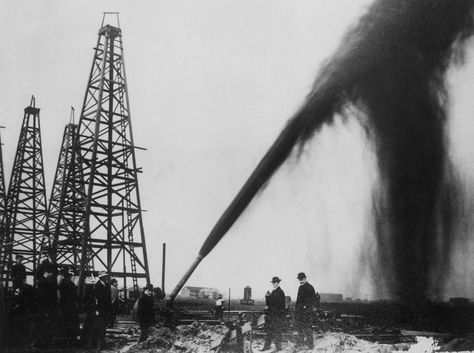 Texas Oil Boom - Ancestry Insights Port Arthur Texas, Oil Derrick, Texas Oil, Port Arthur, Oil Well, Jefferson County, Oil Industry, Texas History, Gas Prices