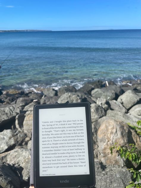 Kindle reading by the beach. Kindle On The Beach, Italy Wardrobe, Forty Birthday, Big Move, By The Beach, We Fall In Love, Kindle Reading, The Pool, At The Beach