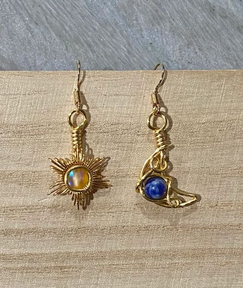 Sun And Moon Earrings, Moon Accessories, Fantasy Earrings, Beautiful Tattoos For Women, Face Jewellery, Diy Jewelry Unique, Fairy Jewelry, Golden Jewelry, Jewelry Fashion Trends