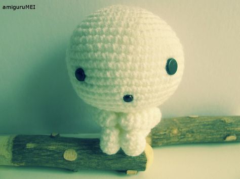 Princess Mononoke crochet: Kodama-Chan Studio Ghibli Crafts, Nerd Crafts, Princess Mononoke, Free Amigurumi Patterns, Crafty Craft, Amigurumi Free Pattern, Craft Patterns, Cute Crochet, Yarn Crafts