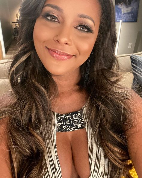 Brandi Rhodes, Big Melons, Wwe World, Wwe Divas, Rhodes, Postpartum, Brandy, Diva, The Top