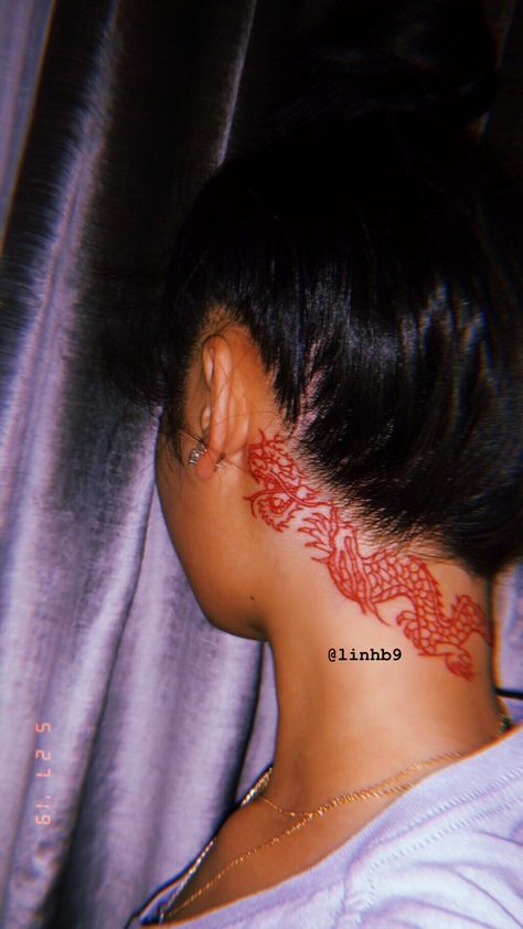 Prolific Tattoo, Dragon Tattoo Behind Ear, Hairline Tattoos, Red Dragon Tattoo, Girl Neck Tattoos, Behind Ear Tattoos, Tattoo Behind Ear, Neck Tattoos Women, Ear Tattoos